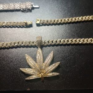 Gold Leaf Pendant Necklace Set